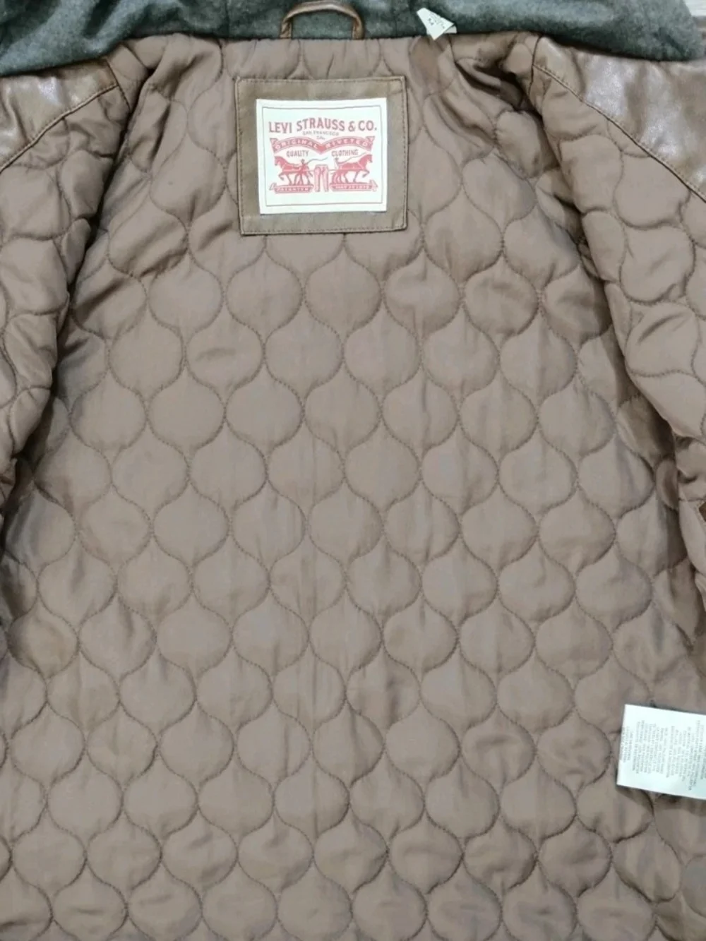 MEN'S LEVI STRAUSS GENTLY WORN FAUX LEATHER HOODED RACER JACKET BROWN SIZE M